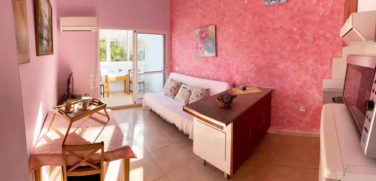 Aurinko 6 Acogedor Apartamento En 푸엔히롤라 0*,
